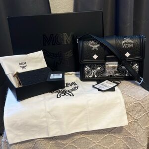 MCM!! Tracy Small Bandana Visits AND Mini wallet!! Still in stores! NWT